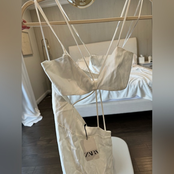 ZARA - SATIN EFFECT CUT OUT DRESS - Picture 10 of 10